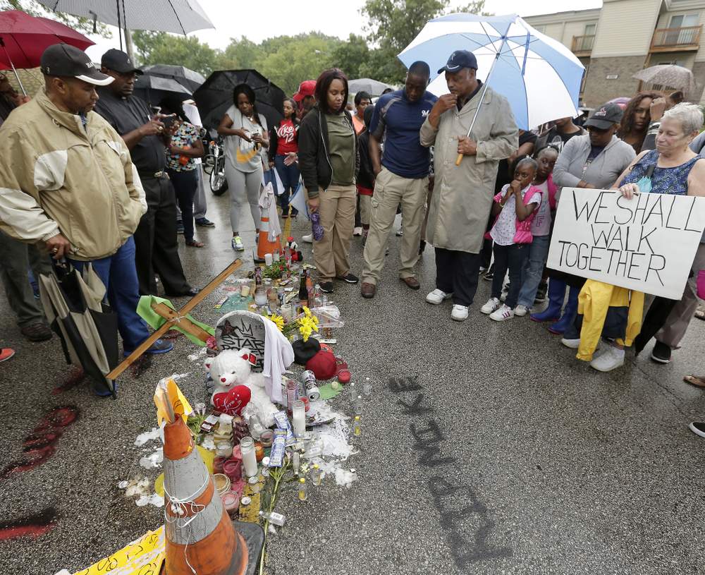 Civil rights leader Jesse Jackson at the site of Michael Brown&#39;s death: Photo AP